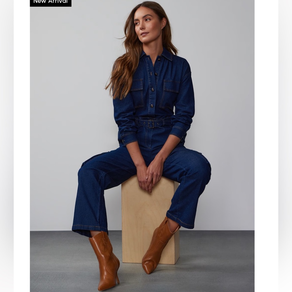 NEW YORK AND COMPANY long sleeve cinched denim jumpsuit nwot size small 😍